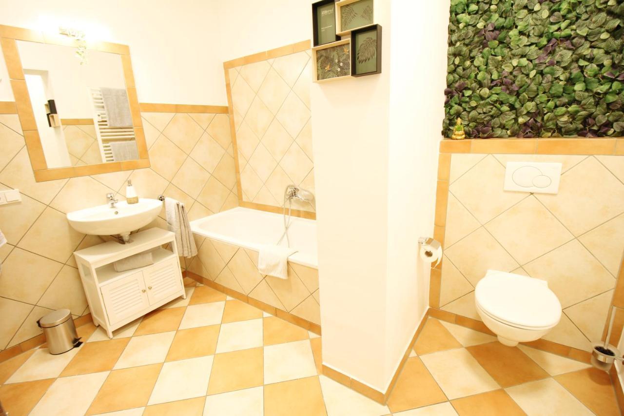 Secret Hideaways Tropical Feeling Mit 2 Schlafzimmer Nahe City L Messe L Flughafen L Hbf Duisbourg Extérieur photo